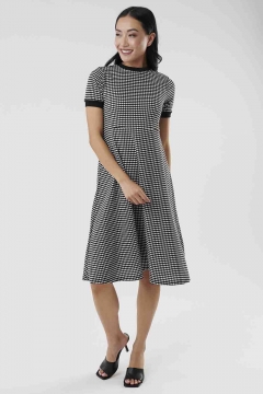 Womens black and white short sleeve round neck modest dress